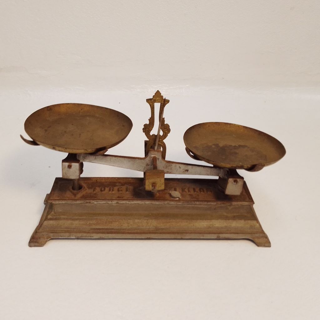 1kg antique French Force brand counter scales at French originals NZ